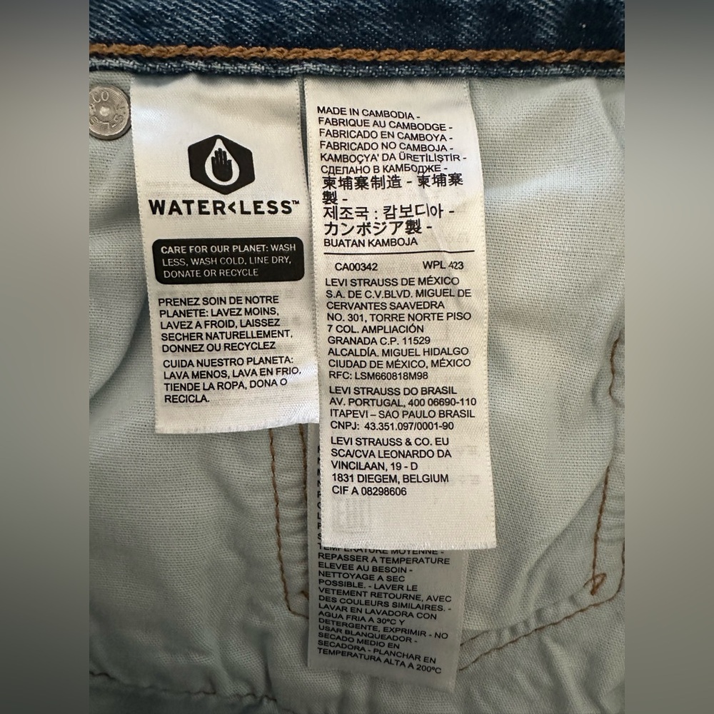 Levi’s Women’s High Rise Straight Leg Cropped Distressed Jeans Button Fly 28 - Picture 8 of 14